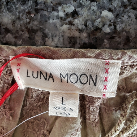 Embroidered Tank - Picture 6 of 8